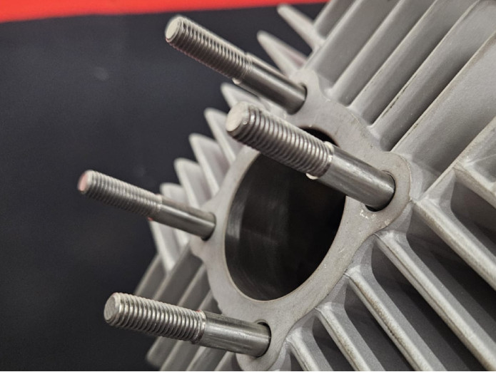 Tapeind cilinder Tomos A3 / A35 M7x120mm RVS CNC A-kwaliteit CLAW