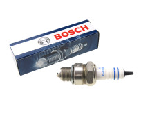 Spark plug Bosch W7AC (similair as B6HS)