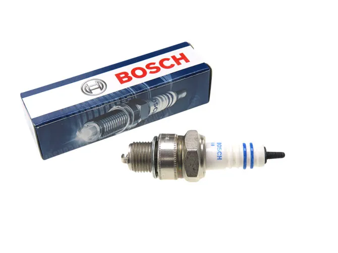 Spark plug Bosch W7AC (similair as B6HS) main
