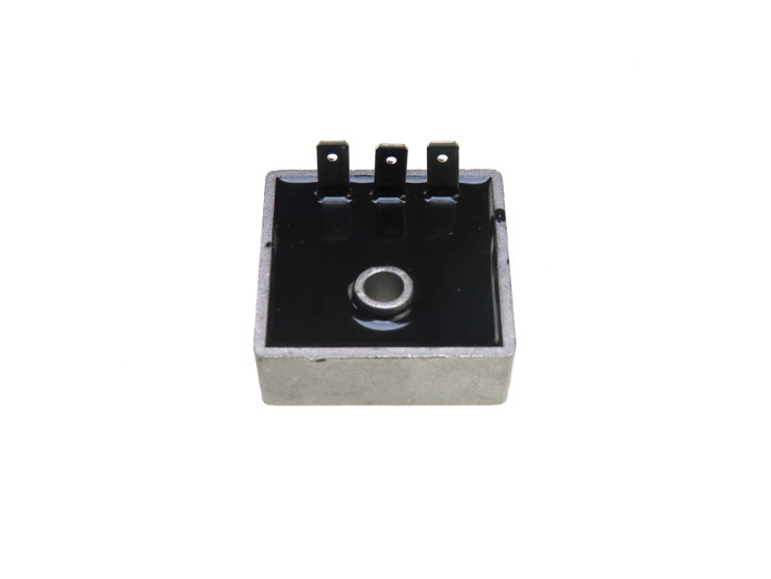 Voltage regulator 6 volt 3-pins AC (without battery)