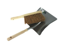 Dustpan and brush set