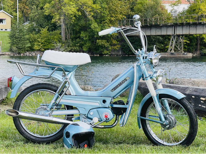 Sticker Tomos logo tank / universal black / chrome 200x28mm