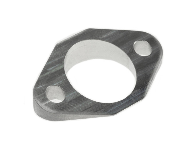 Exhaust spacer adapter from angled to straight exhaust port main
