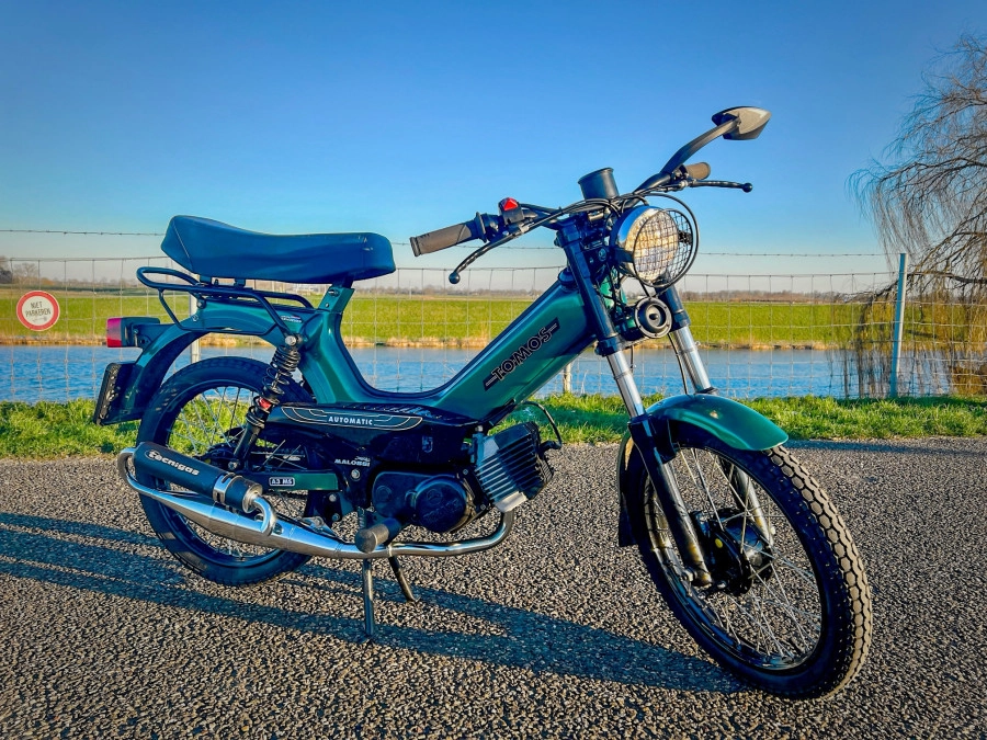 Aufkleber Tomos Logo Tank Universal Schwarz Weiß 200x28mm