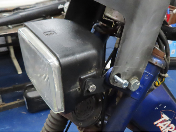 Scheinwerfer Verkleidung Halterung satz am Scheinwerfer product