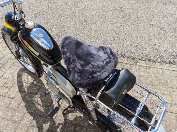 Saddlecover sheepskin Tomos A3 A35 2L 3L Bategu Denfeld gray product